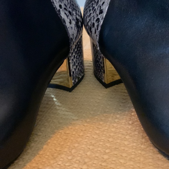 Judith Ripka Black And Reptile Leather Boot.  Valerie Size 7 1/2 M.  NWOT - Picture 5 of 8